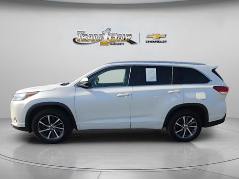 Used 2017 Toyota Highlander XLE FWD image 5