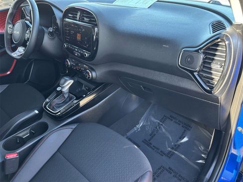 Used 2023 Kia Soul GT-Line image 11