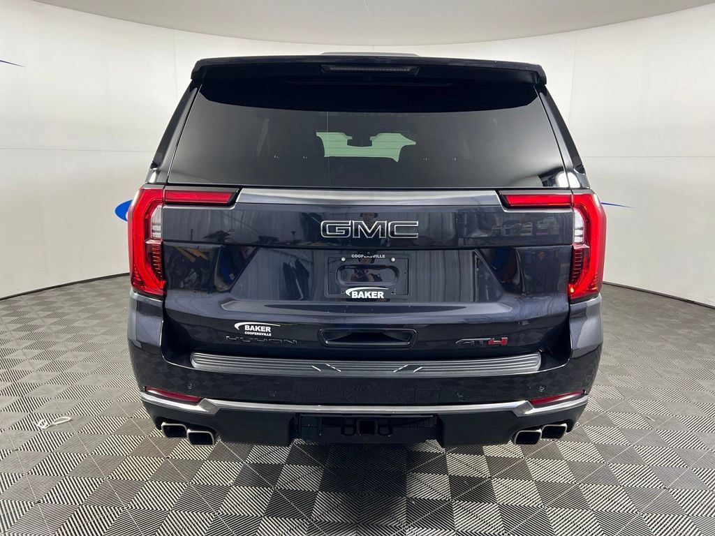 Used 2025 GMC Yukon XL AT4 AWD/4WD image 5