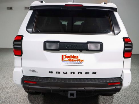 Used 2025 Toyota 4Runner TRD Off-Road Premium AWD/4WD image 8