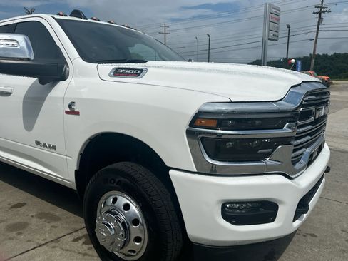 New 2026 RAM 3500 Laramie w/ Max Tow Package image 11