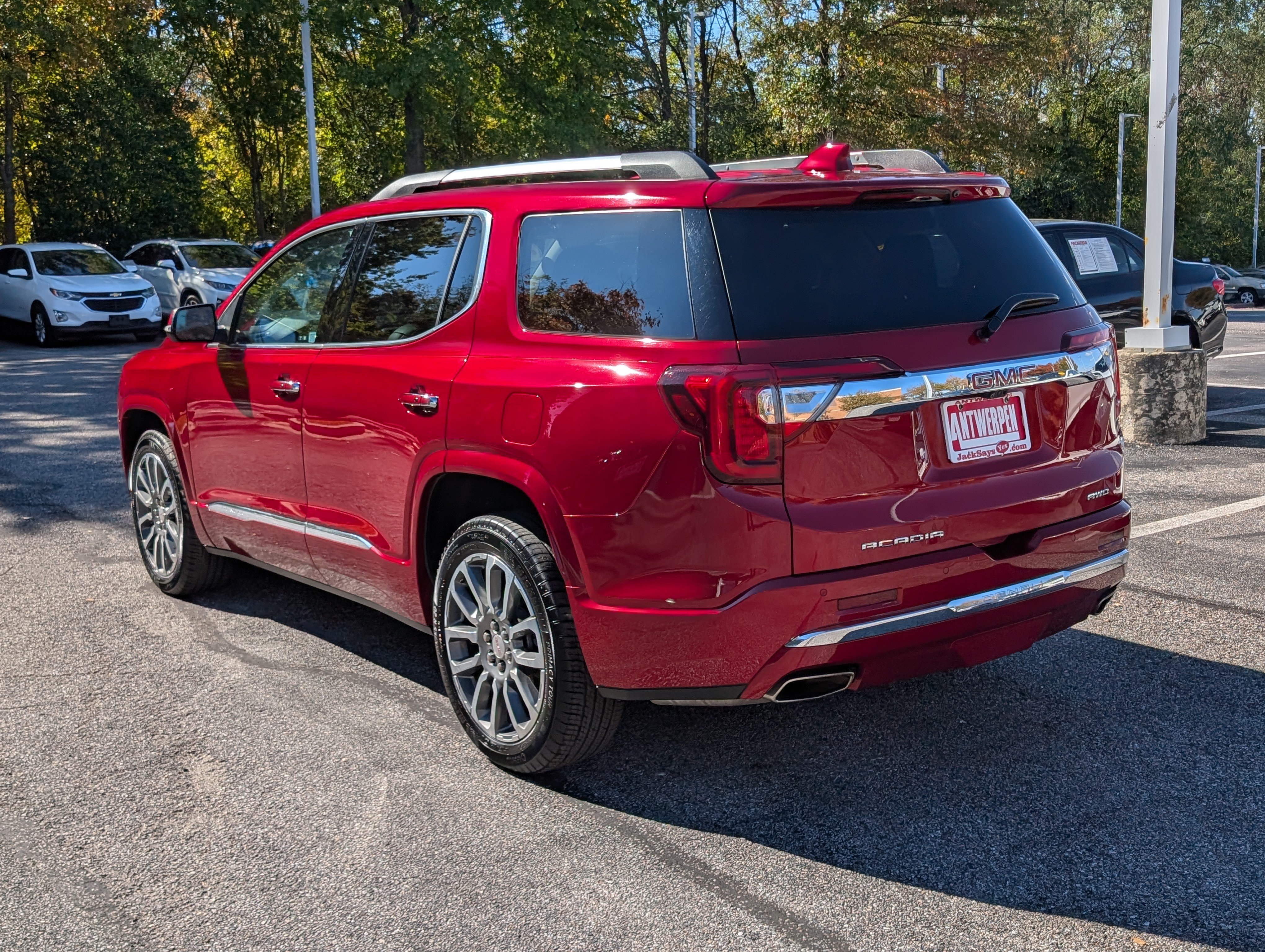 Used 2021 GMC Acadia Denali w/ Denali Ultimate Package AWD/4WD image 5