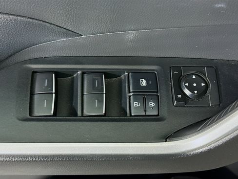 Used 2022 Toyota RAV4 XLE w/ Convenience Package FWD image 24