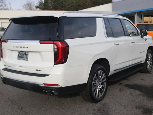 Used 2025 GMC Yukon XL Denali image 7