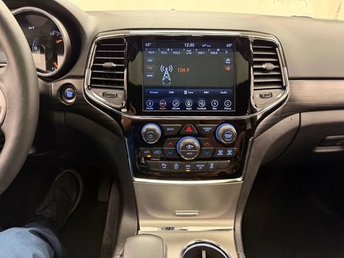 Used 2019 Jeep Grand Cherokee Altitude AWD/4WD image 26