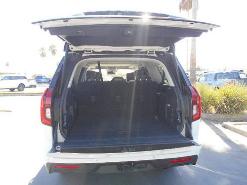 Certified 2025 Ford Expedition Max Active RWD image 12