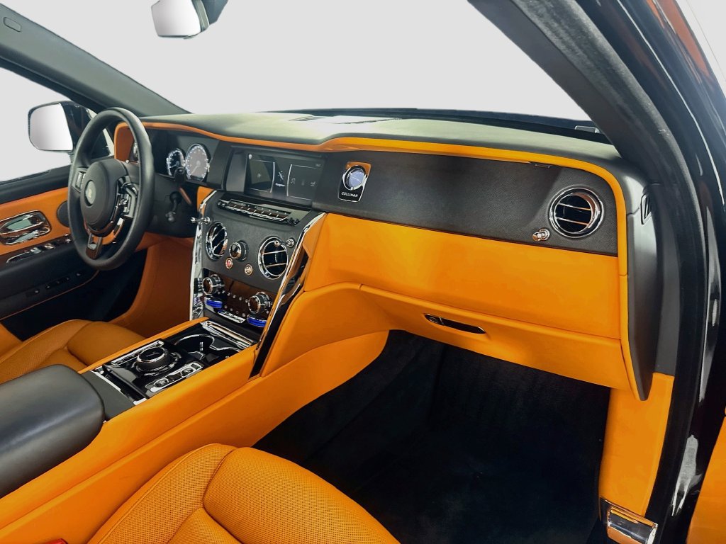 Used 2023 Rolls-Royce Cullinan AWD/4WD image 30