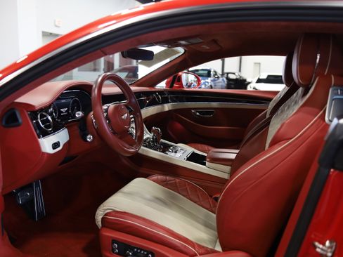 Used 2021 Bentley Continental GT AWD/4WD image 12