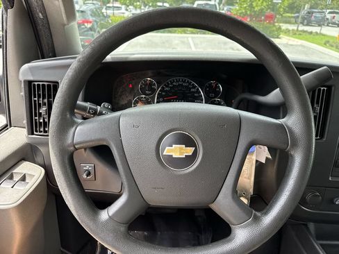Used 2021 Chevrolet Express 2500 RWD image 45