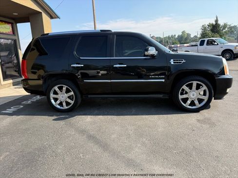 Used 2010 Cadillac Escalade Premium AWD/4WD image 8