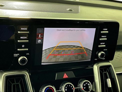 Used 2023 Kia Sorento LX FWD image 14