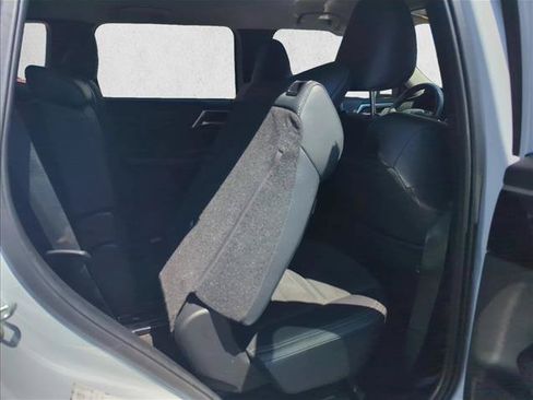 Used 2024 Mitsubishi Outlander SE FWD image 23