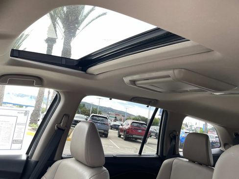 Used 2016 Honda Pilot Touring image 2