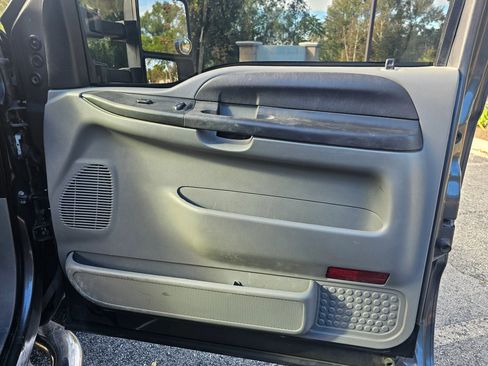 Used 2007 Ford F250 XLT image 16