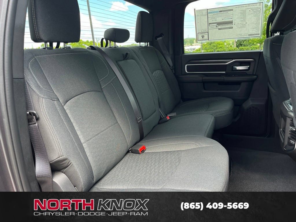 New 2026 RAM 3500 Big Horn AWD/4WD image 25