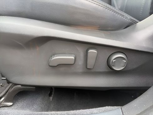 Used 2023 Subaru Forester Limited AWD/4WD image 17