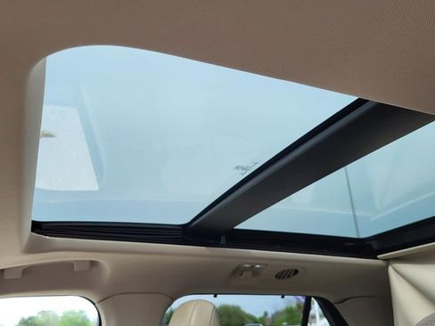 Used 2020 Ford Explorer Limited w/ Class III Trailer Tow Package image 13