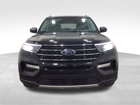 Used 2022 Ford Explorer XLT w/ Equipment Group 202A image 7