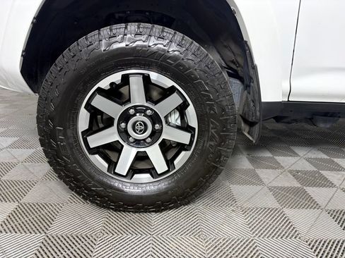 Used 2024 Toyota 4Runner TRD Off-Road Premium w/ Moonroof Package AWD/4WD image 10