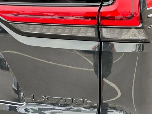 New 2025 Lexus LX 700h F Sport image 8