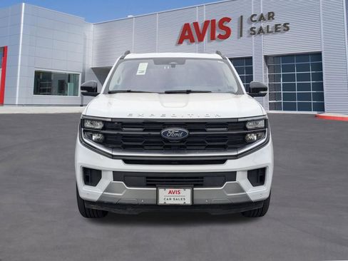 Used 2025 Ford Expedition Max Platinum image 2