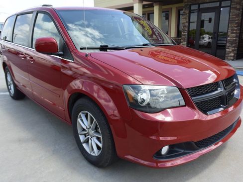 Used 2015 Dodge Grand Caravan SXT image 7