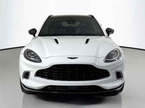 Used 2021 Aston Martin DBX image 11