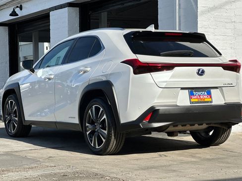 Used 2021 Lexus UX 250h w/ Accessory Package (Z2) image 6