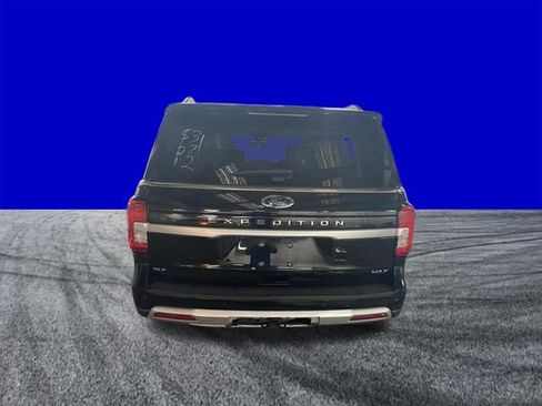 Certified 2024 Ford Expedition Max XLT image 3