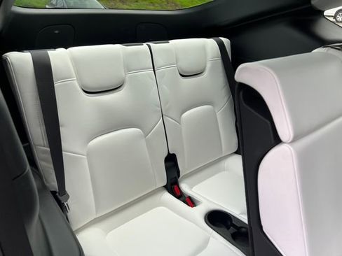 Used 2022 Tesla Model Y Long Range image 14