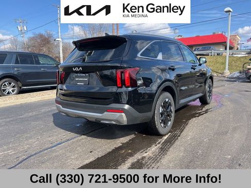 Certified 2025 Kia Sorento S w/ Panoramic Sunroof Package image 9