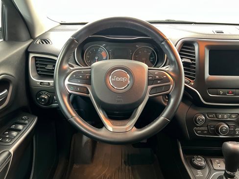 Used 2019 Jeep Cherokee Latitude Plus w/ Trailer Tow Group image 13