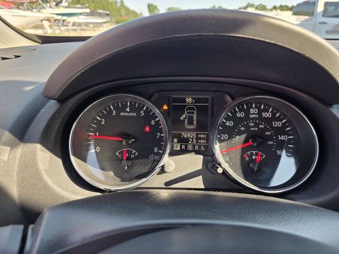 Used 2014 Nissan Rogue S w/ Convenience Package AWD/4WD image 27