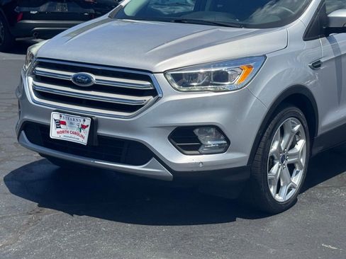 Used 2019 Ford Escape Titanium AWD/4WD image 38