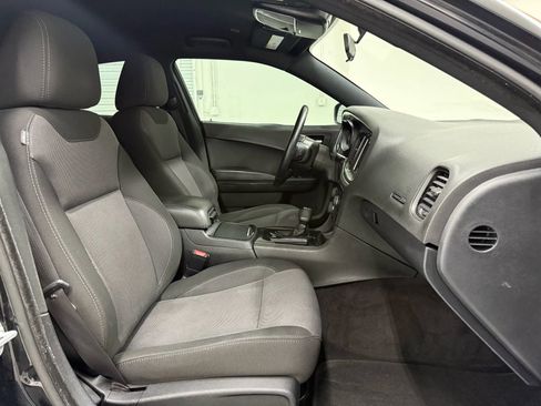 Used 2018 Dodge Charger SXT w/ Blacktop Package image 19