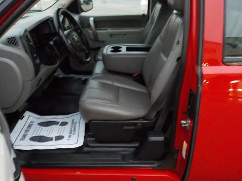 Used 2011 Chevrolet Silverado 1500 W/T image 12