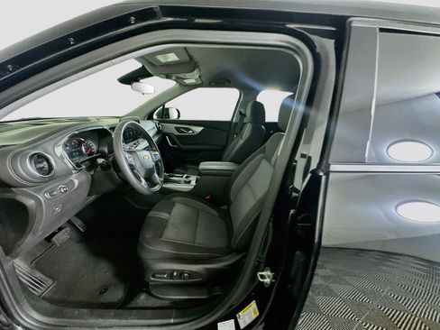 Used 2025 Chevrolet Blazer LT FWD image 13