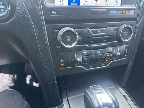 Used 2017 Ford Explorer XLT w/ Equipment Group 202A image 22