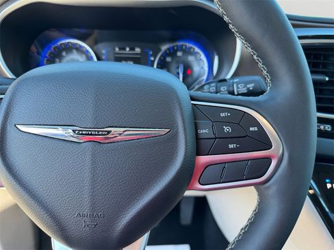 Used 2024 Chrysler Voyager LX image 20