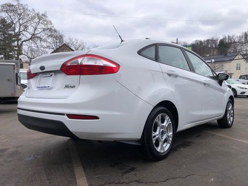 Used 2015 Ford Fiesta SE image 5
