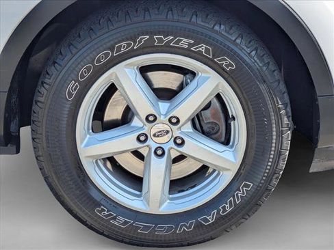 Used 2017 Ford Explorer XLT w/ Equipment Group 202A image 23