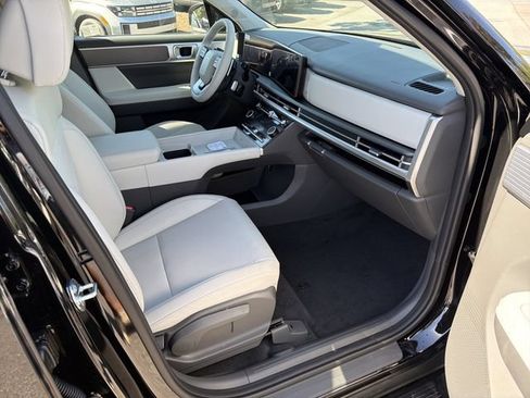 Used 2026 Hyundai Santa Fe SEL FWD image 13