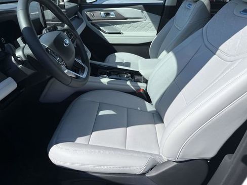 New 2026 Ford Explorer Platinum AWD/4WD image 9