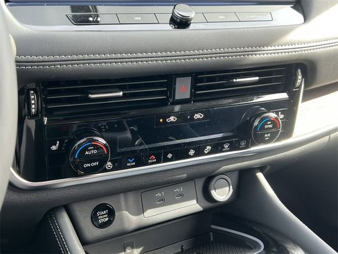 New 2026 Nissan Rogue Platinum image 26