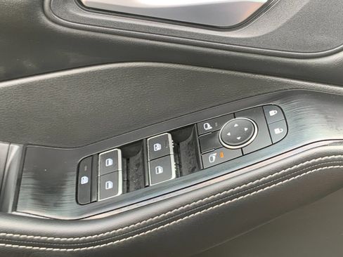 Used 2025 Nissan Rogue SL FWD image 14