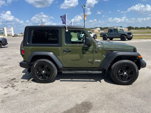 Used 2021 Jeep Wrangler Sport AWD/4WD image 5