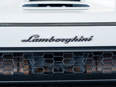 Used 2018 Lamborghini Huracan Performante image 31