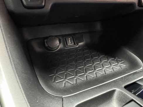 Used 2022 Toyota RAV4 XLE image 18