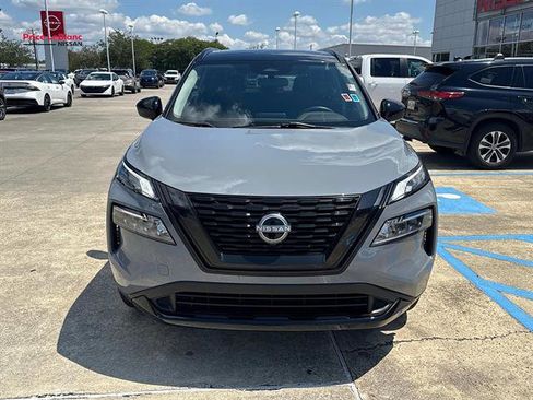Used 2023 Nissan Rogue SV w/ SV Premium B Package FWD image 2