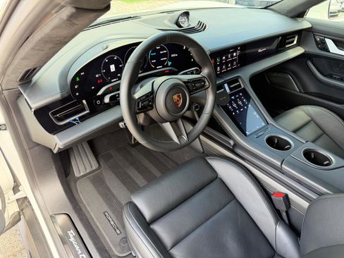 Used 2020 Porsche Taycan Turbo S image 41